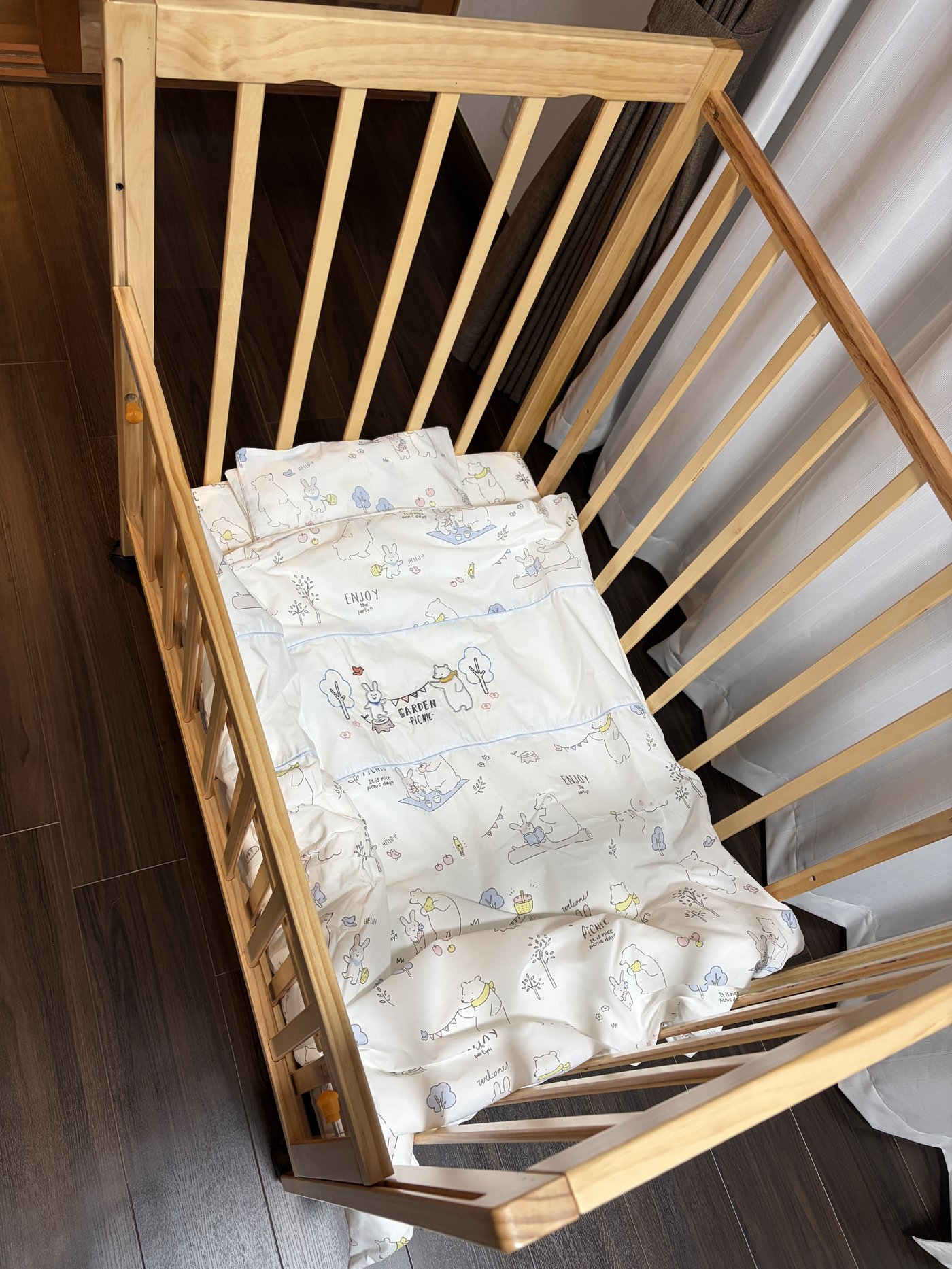 Baby crib